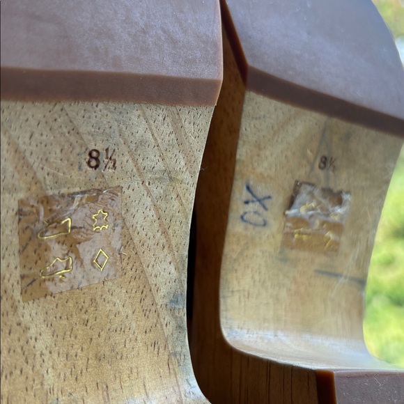 Madewell The Sigrid Strappy Clog Sandals in English Saddle - Picture 7 of 16